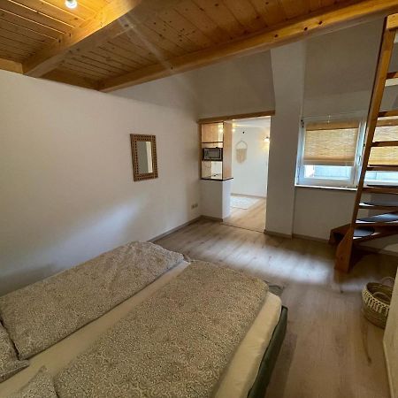 Eleven Apartments روست المظهر الخارجي الصورة